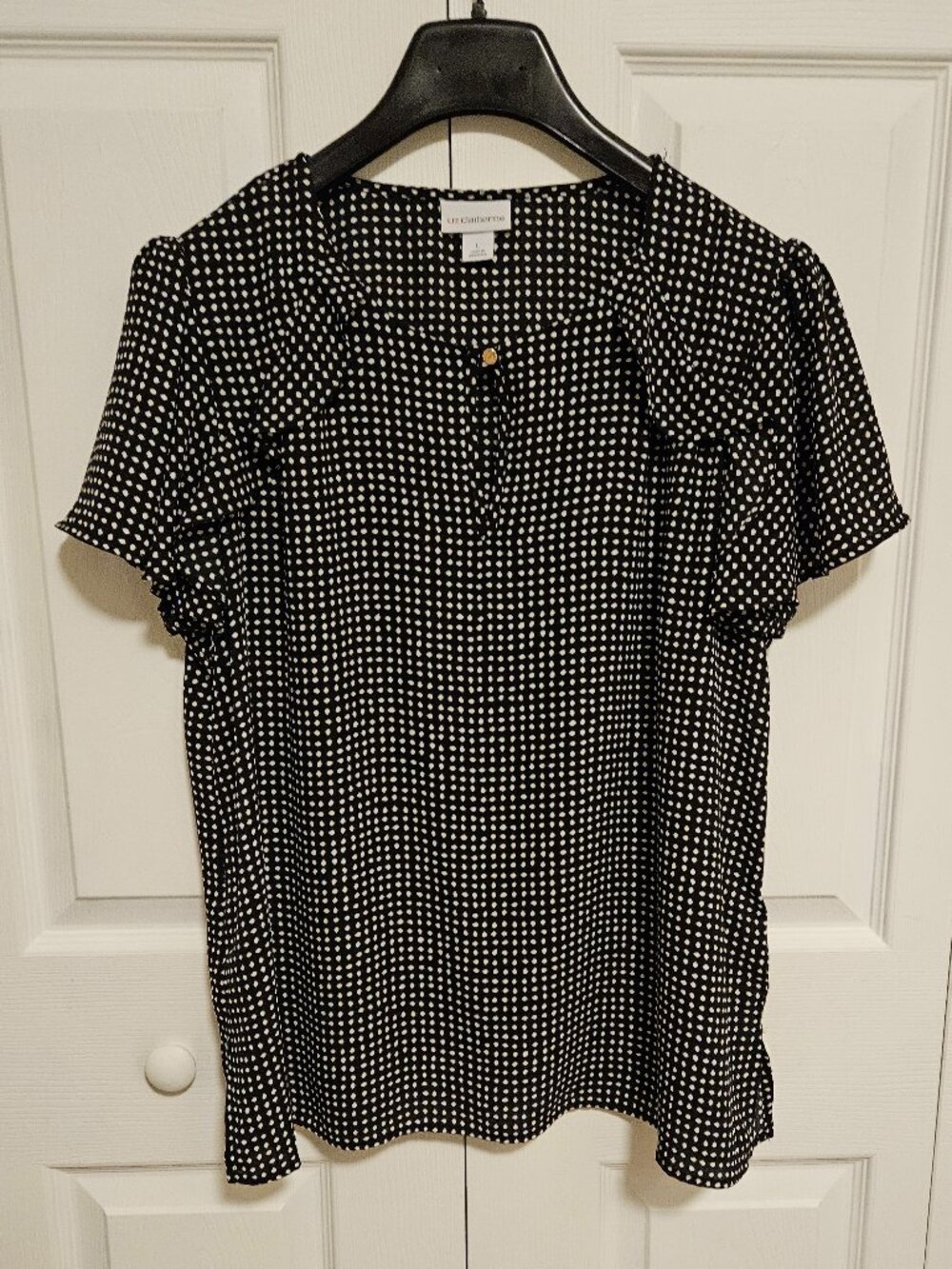 Liz Claiborne Women's Short Sleeve Black and White Keyhole Ruffle Blouse Size L